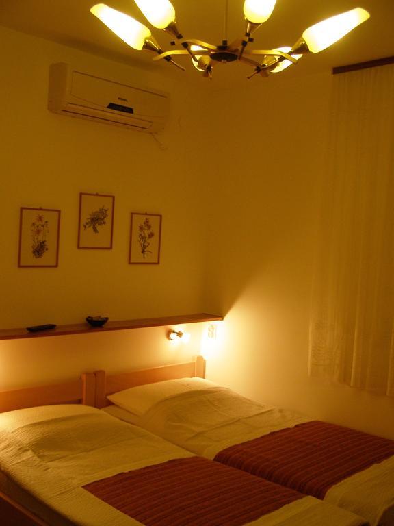 Apartments Dunoti Krk Town Chambre photo